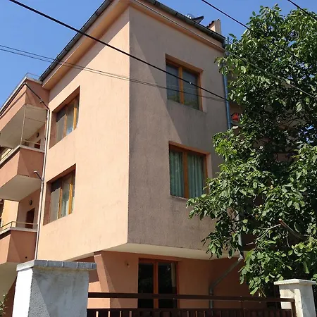 Guest house Chervenkov 2*